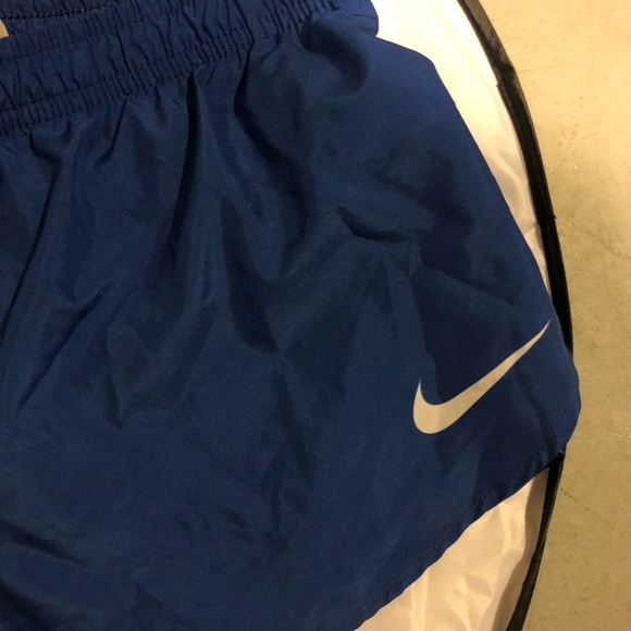 Nike track and field shorts - Picture 3 of 4
